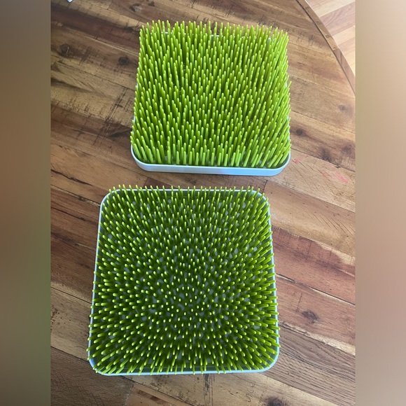 2 Boon Lawn Countertop Baby Bottle Drying Rack with Antimicrobial Tray - Picture 5 of 8